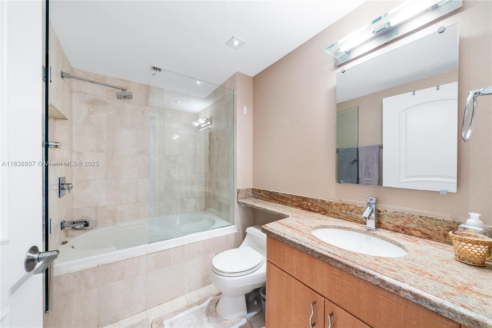 See details 2409 3 / 3 2630 sq. ft. $ 2025-07-11 0 Photo