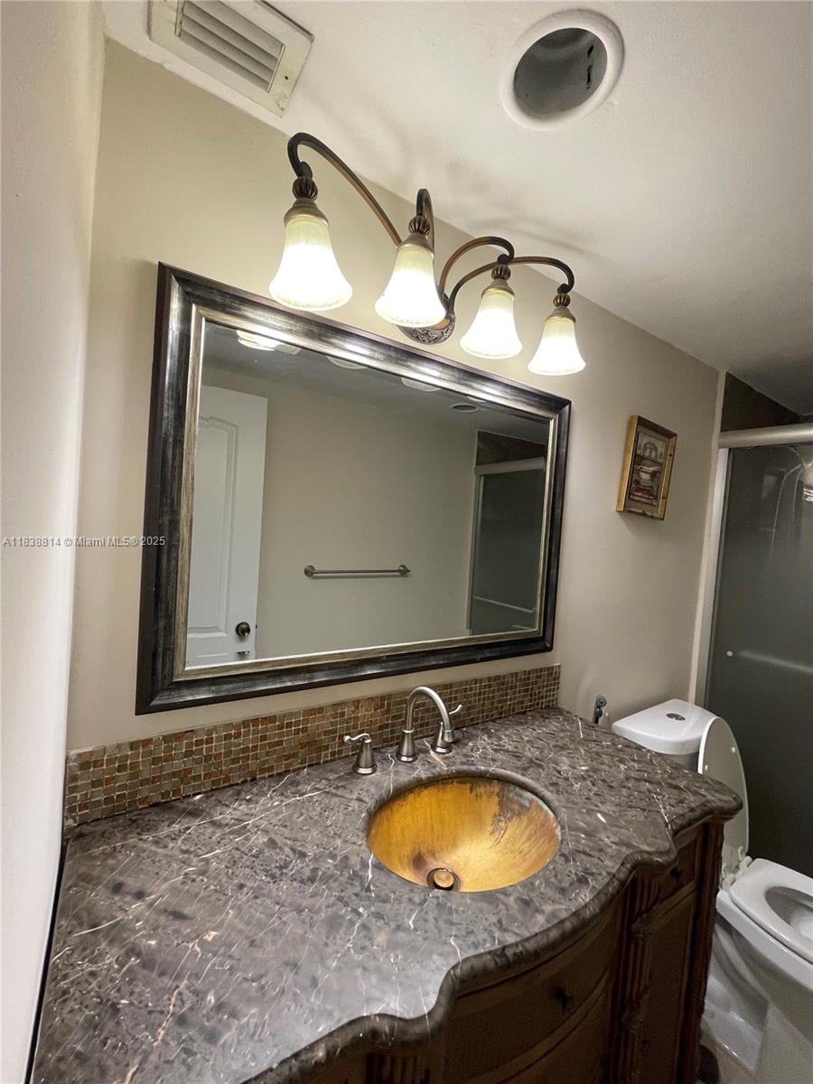 Photo of 19390 Collins Ave  #902, Sunny Isles Beach, Florida, 33160 - Master Bathroom