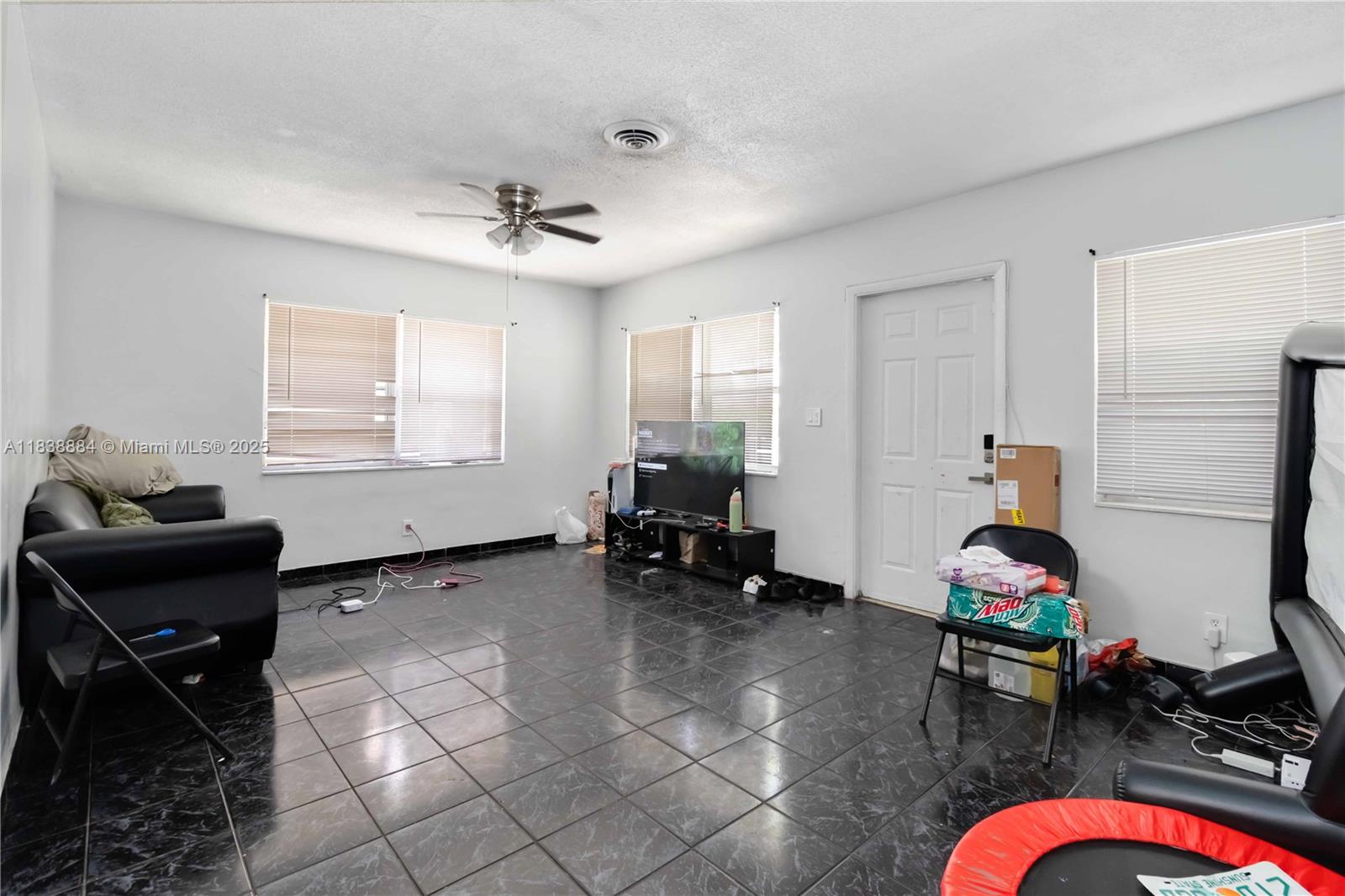 See details / 2504 sq. ft. $ 2025-07-31 0 Photo