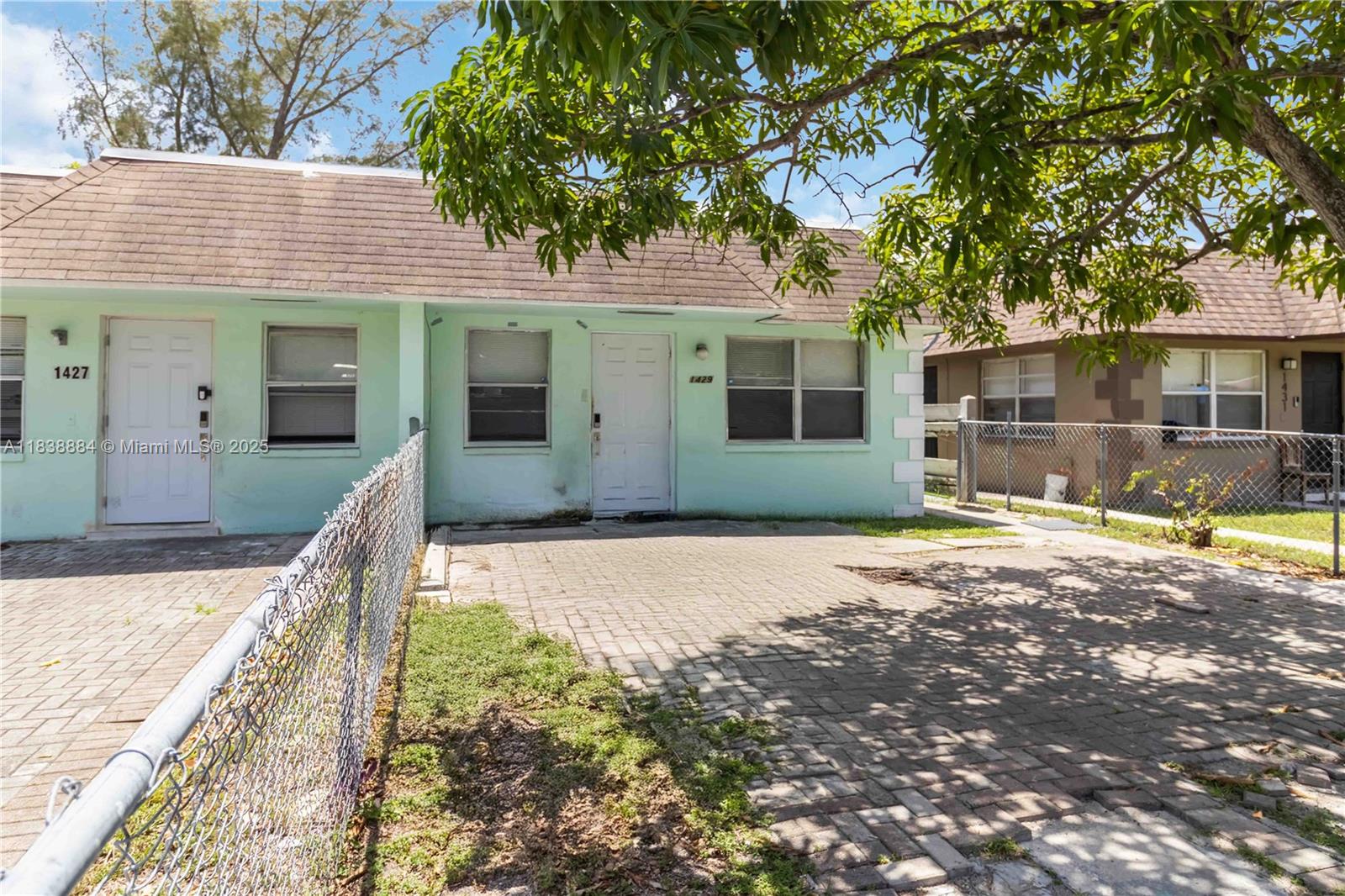 See details / 2504 sq. ft. $ 2025-07-31 0 Photo