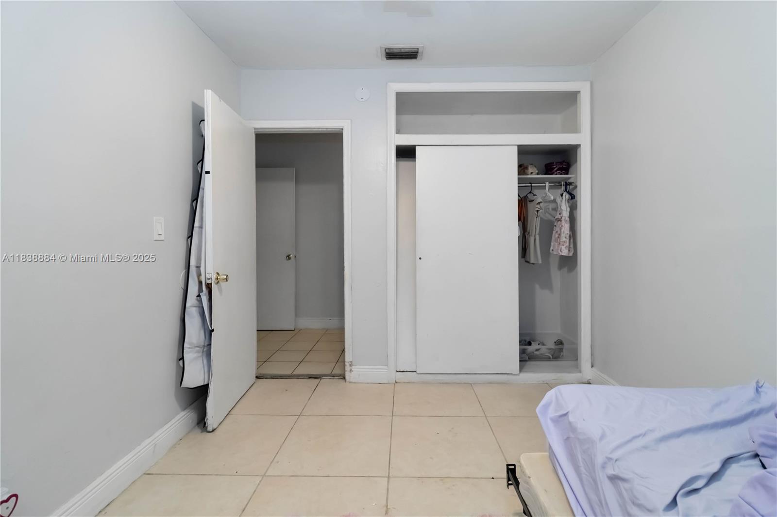 See details / 2504 sq. ft. $ 2025-07-31 0 Photo