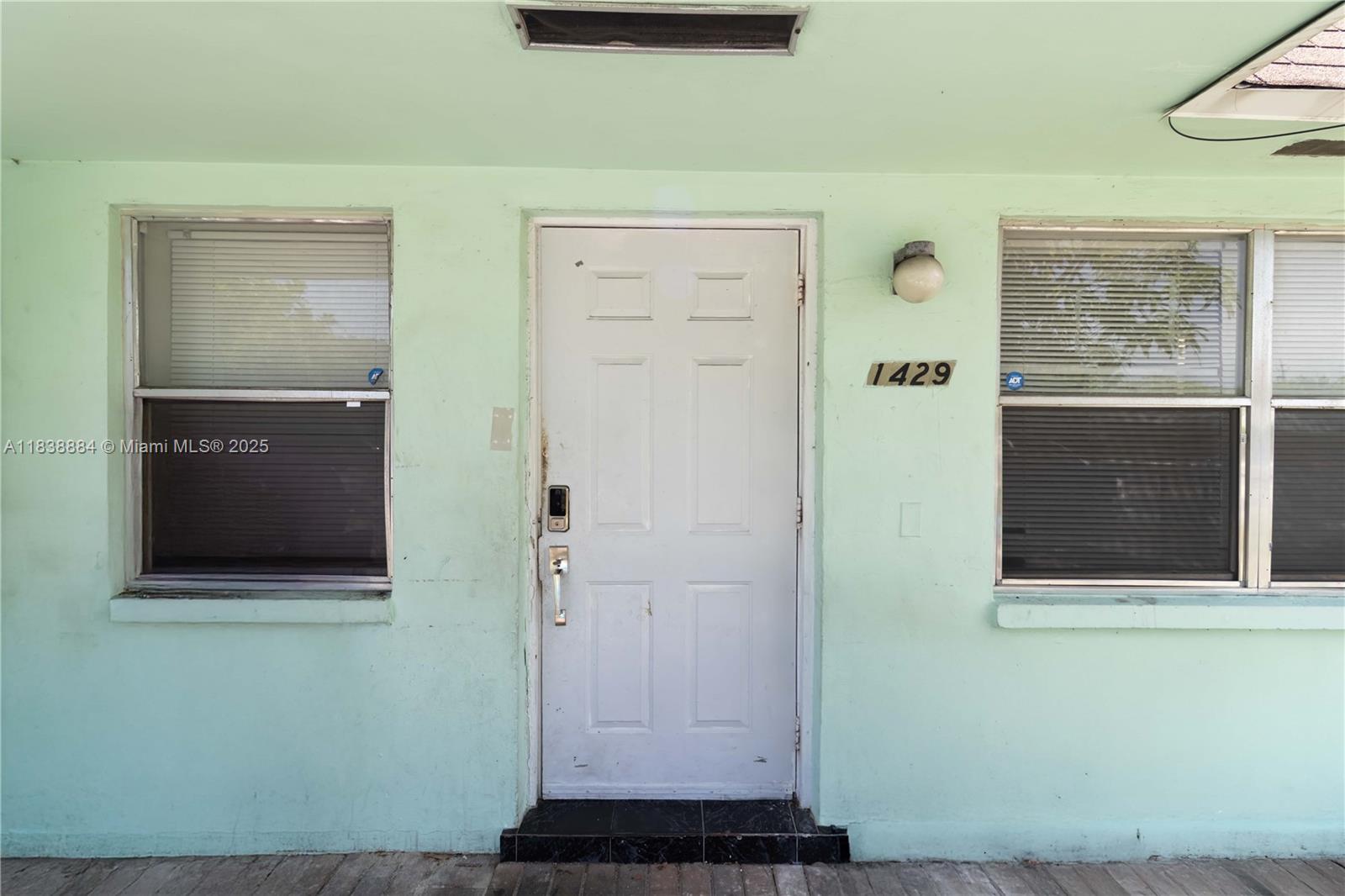 See details / 2504 sq. ft. $ 2025-07-31 0 Photo