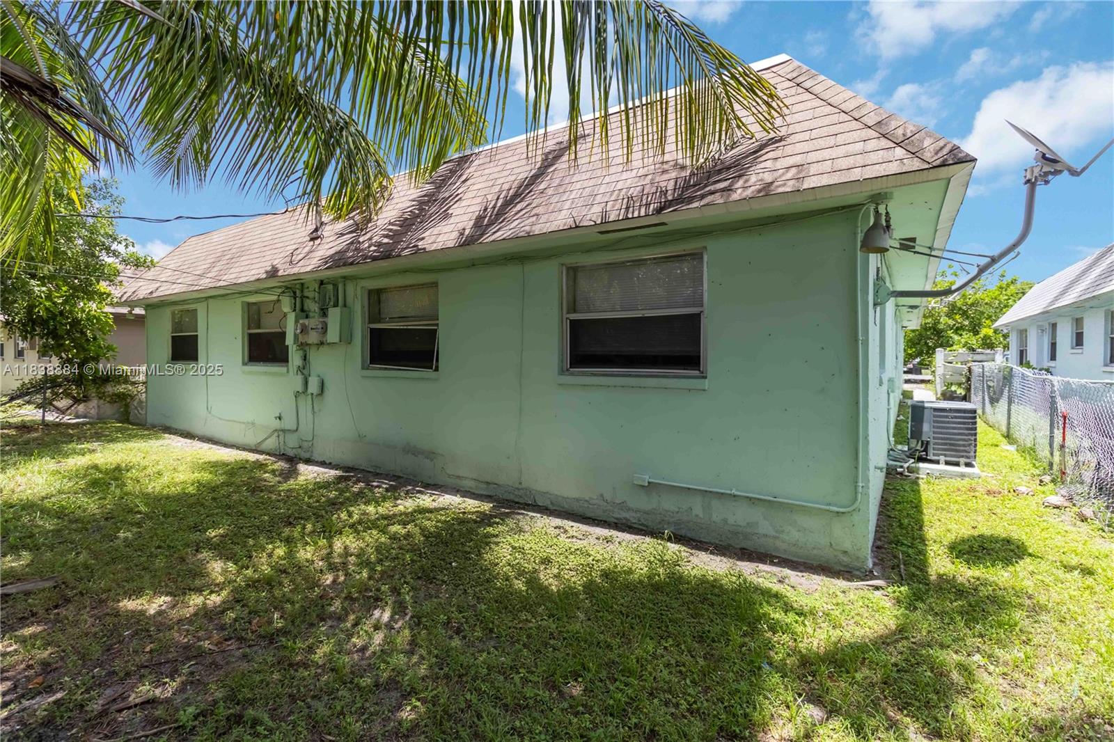 See details / 2504 sq. ft. $ 2025-07-31 0 Photo