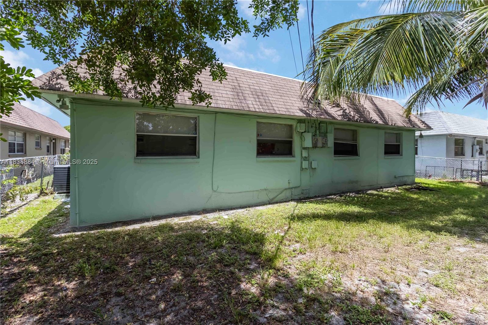 See details / 2504 sq. ft. $ 2025-07-31 0 Photo