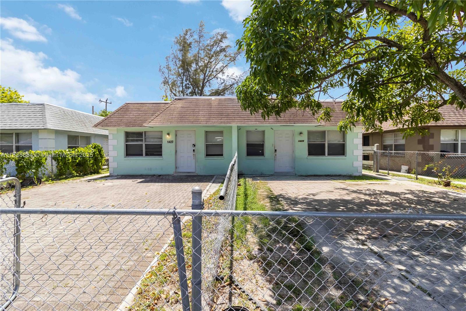 See details / 2504 sq. ft. $ 2025-07-31 0 Photo