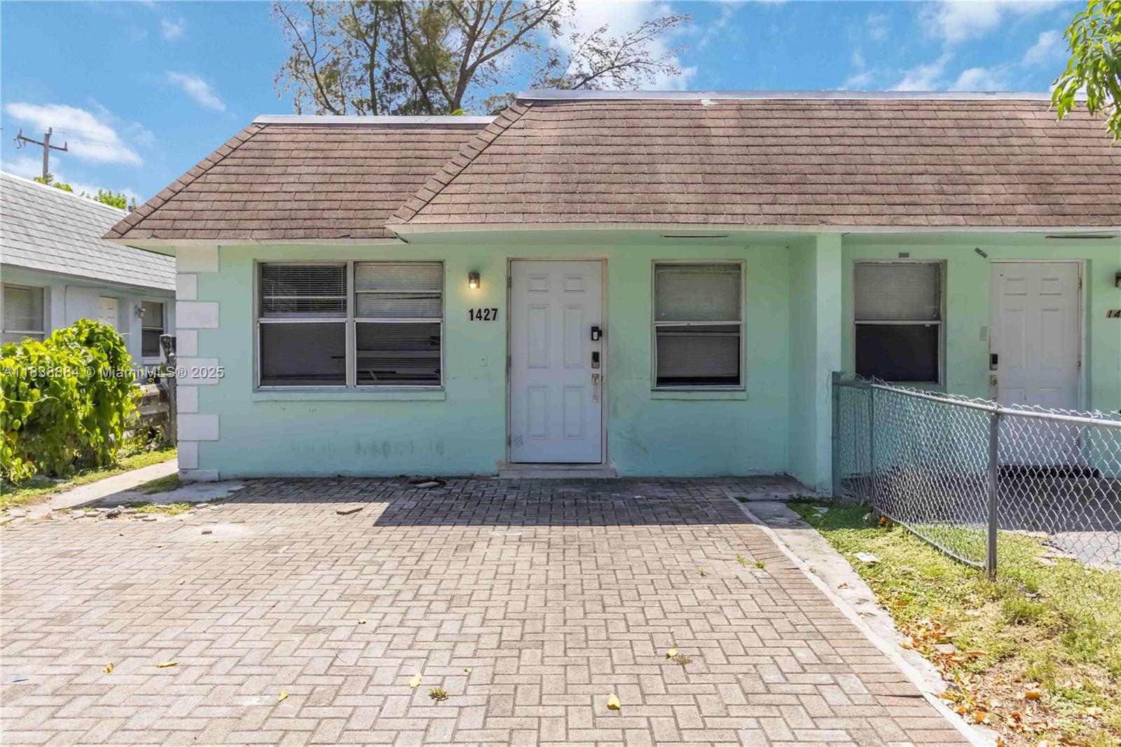 See details / 2504 sq. ft. $ 2025-07-31 0 Photo