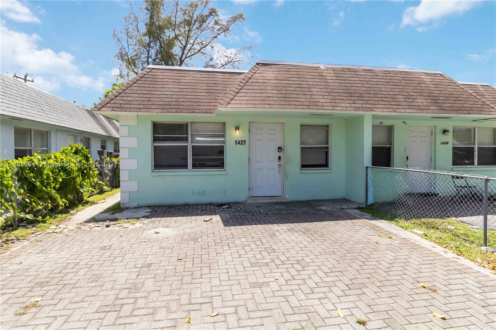 See details / 2504 sq. ft. $ 2025-07-31 0 Photo