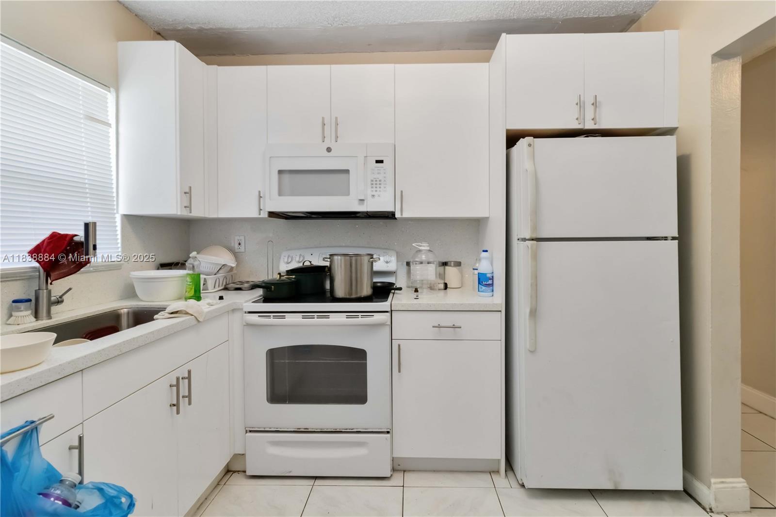 See details / 2504 sq. ft. $ 2025-07-31 0 Photo