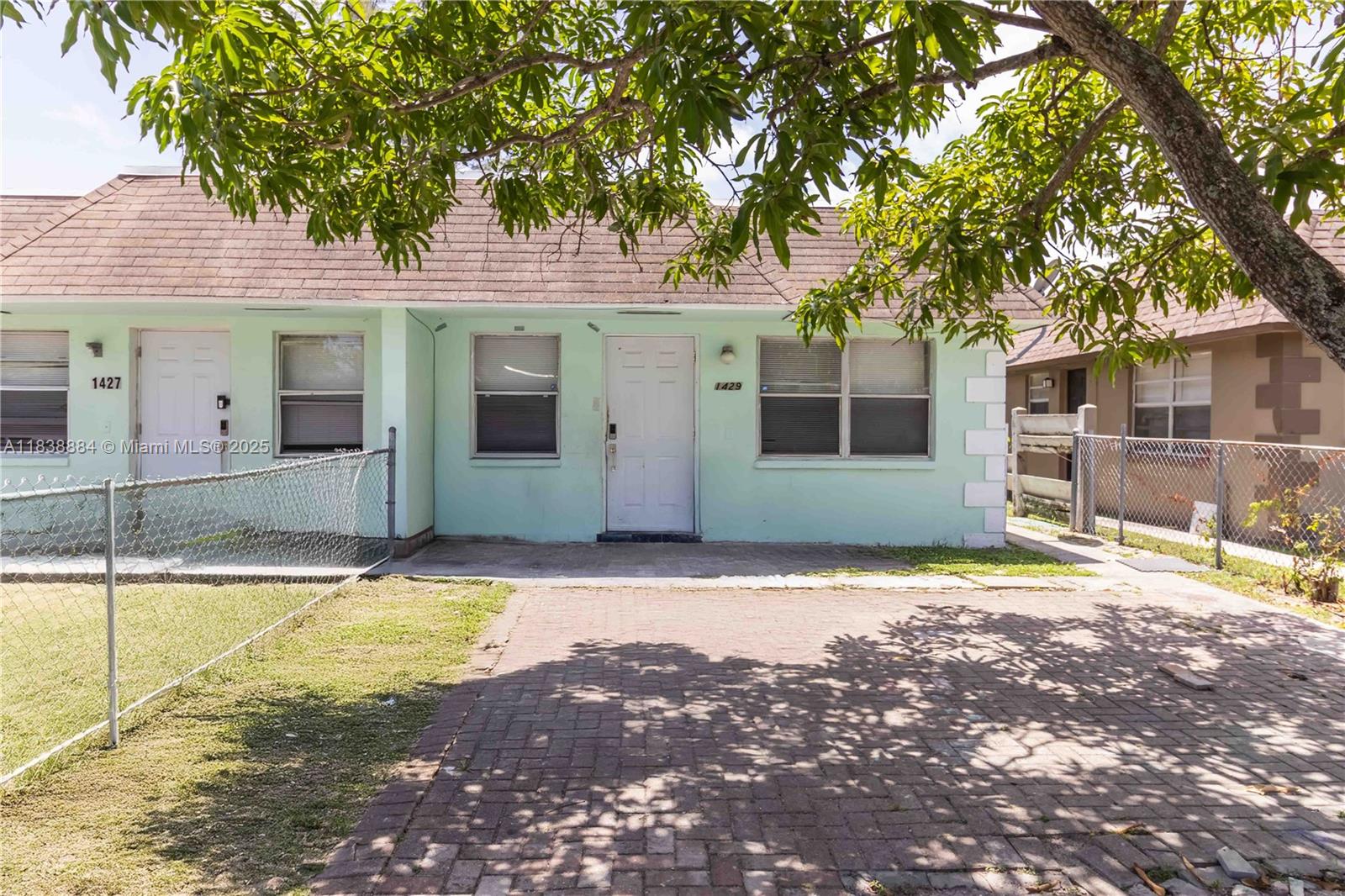 See details / 2504 sq. ft. $ 2025-07-31 0 Photo