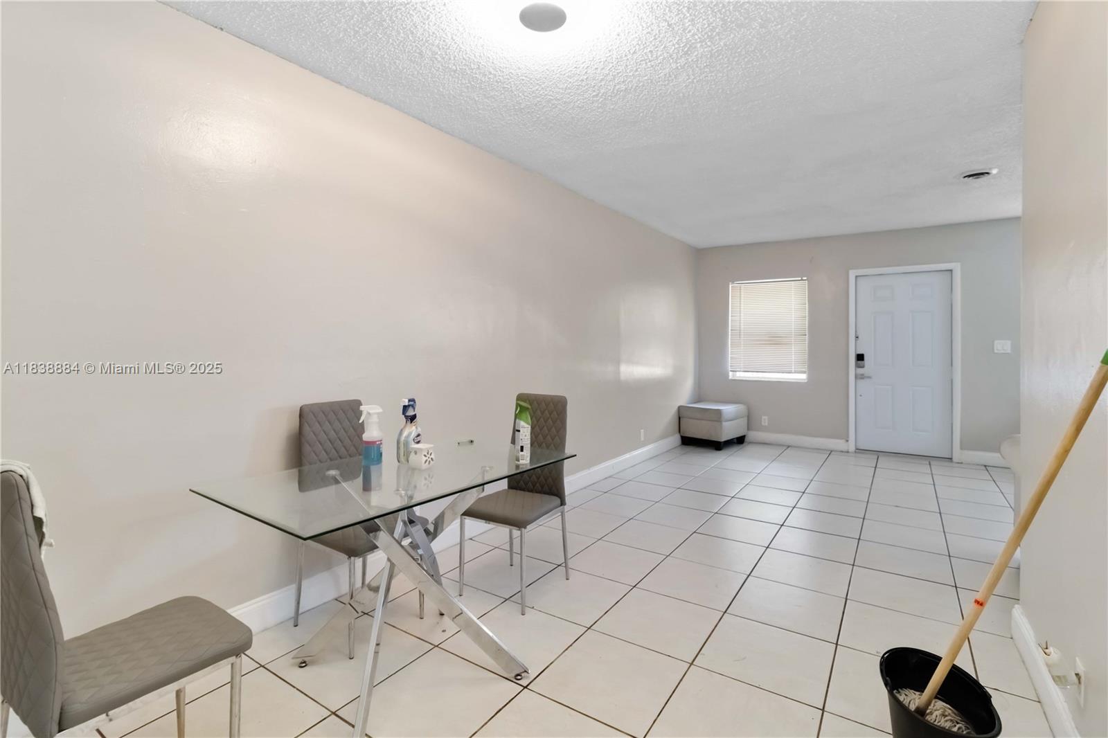 See details / 2504 sq. ft. $ 2025-07-31 0 Photo