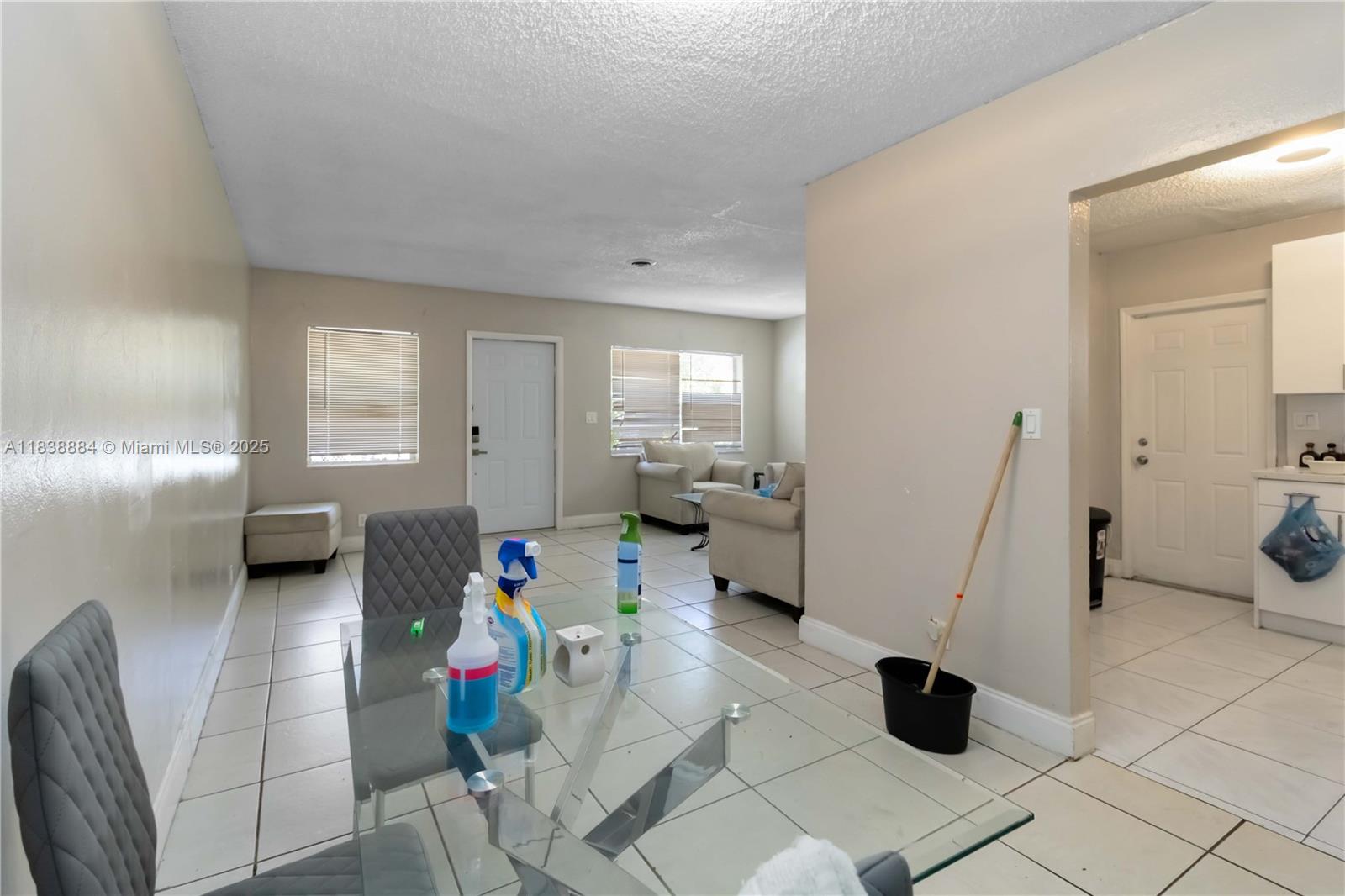 See details / 2504 sq. ft. $ 2025-07-31 0 Photo