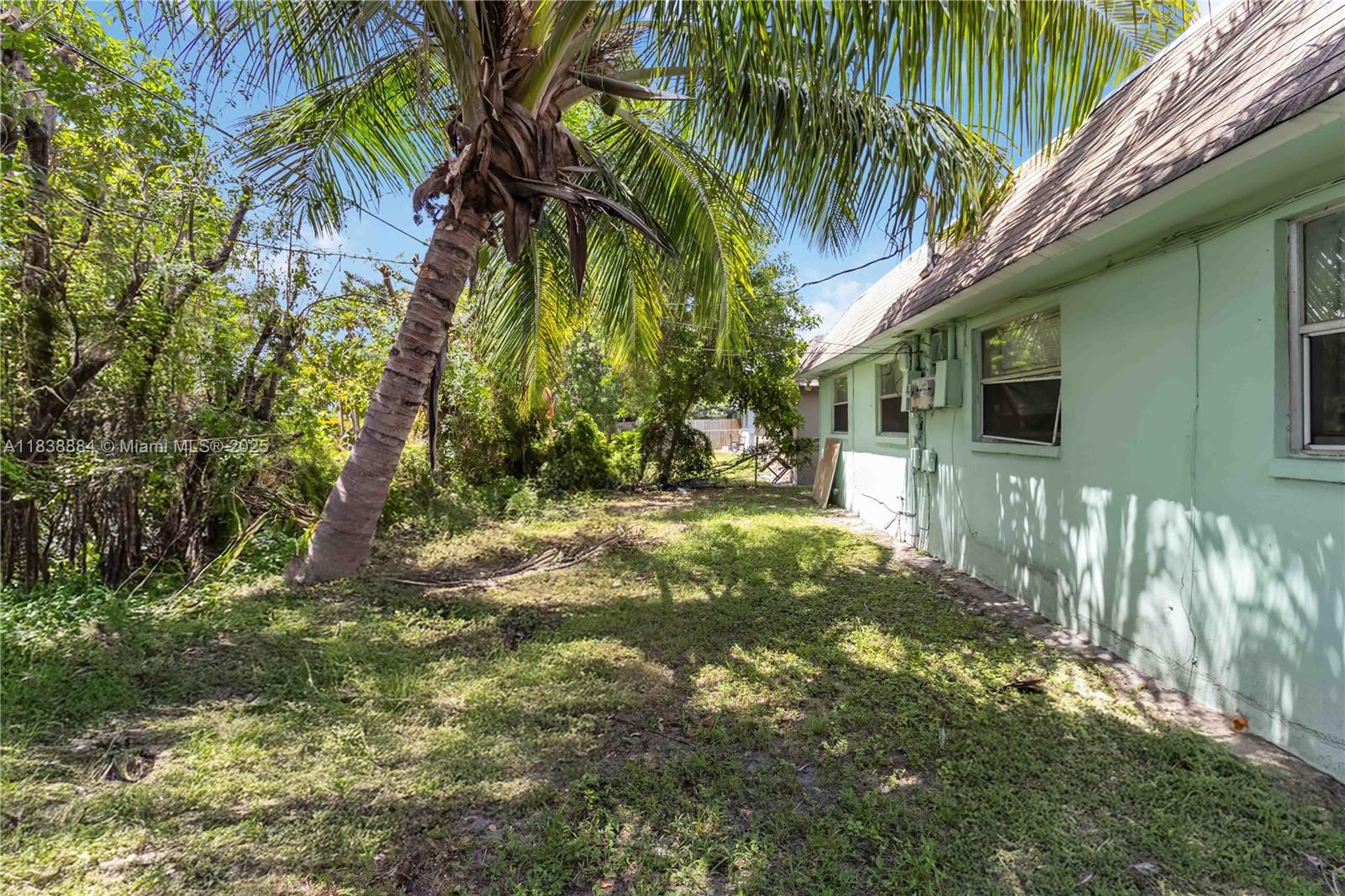 See details / 2504 sq. ft. $ 2025-07-31 0 Photo