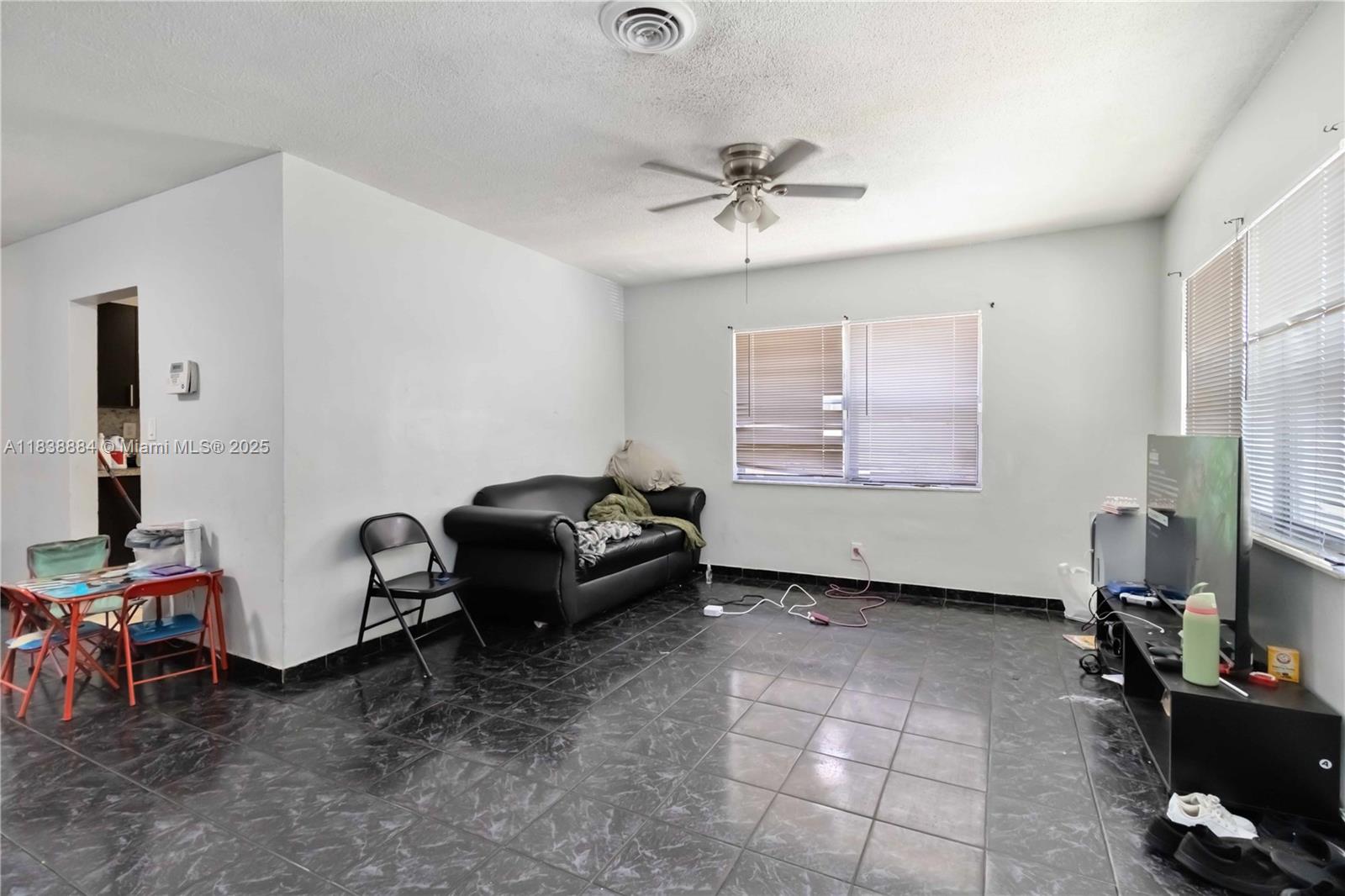 See details / 2504 sq. ft. $ 2025-07-31 0 Photo
