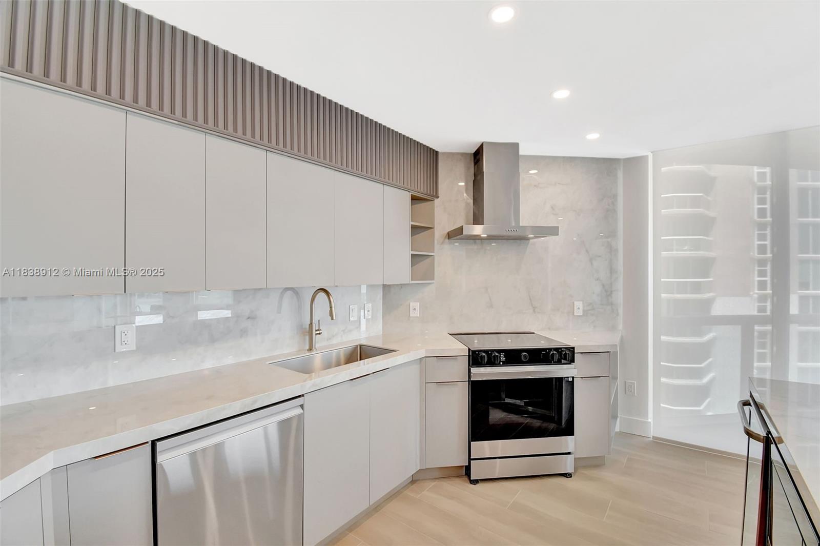 Photo of 3370 Hidden Bay Dr  #812, Aventura, Florida, 33180 - 