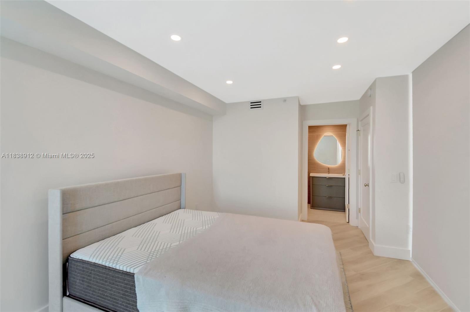 Photo of 3370 Hidden Bay Dr  #812, Aventura, Florida, 33180 - 