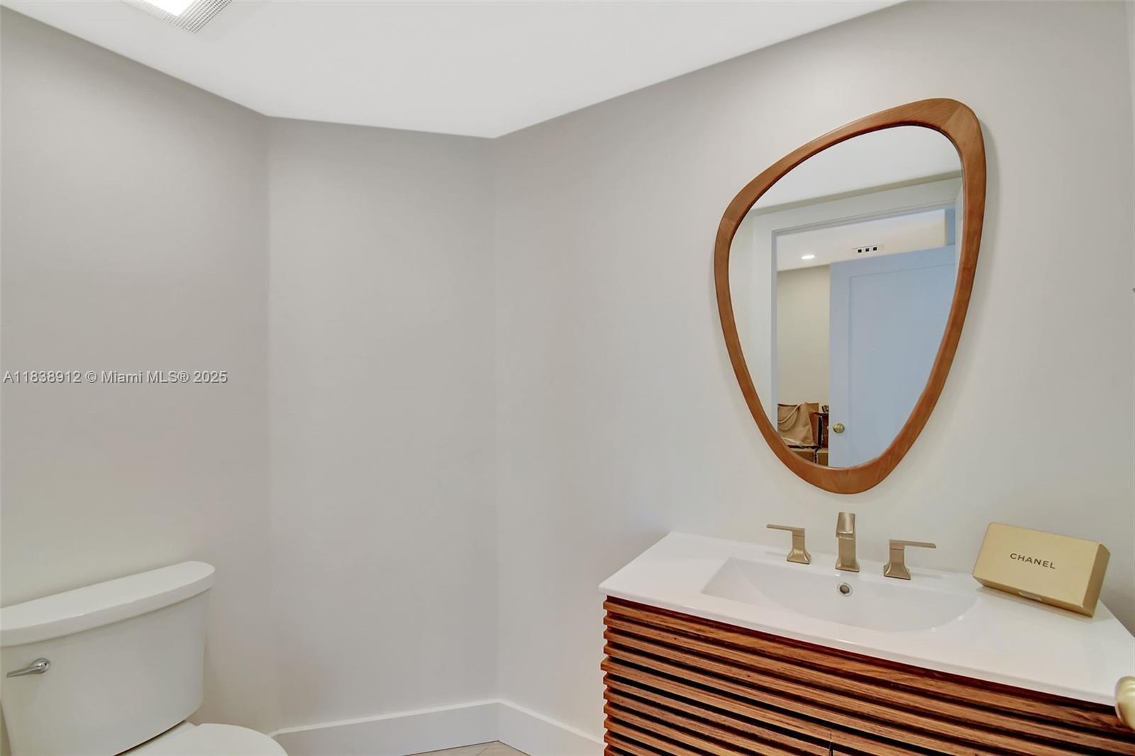 Photo of 3370 Hidden Bay Dr  #812, Aventura, Florida, 33180 - 