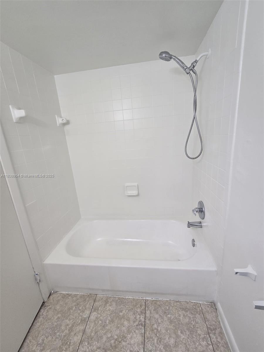 See details 108 / sq. ft. $ 2025-07-11 0 Photo