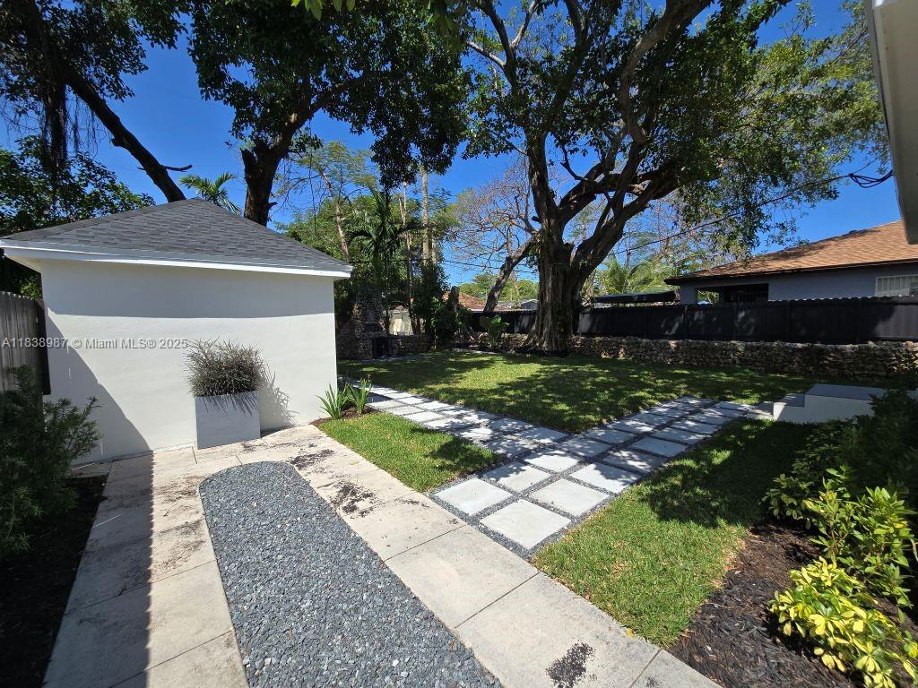Ver detalles / 1006 sq. ft. $ 2025-07-11 0 foto
