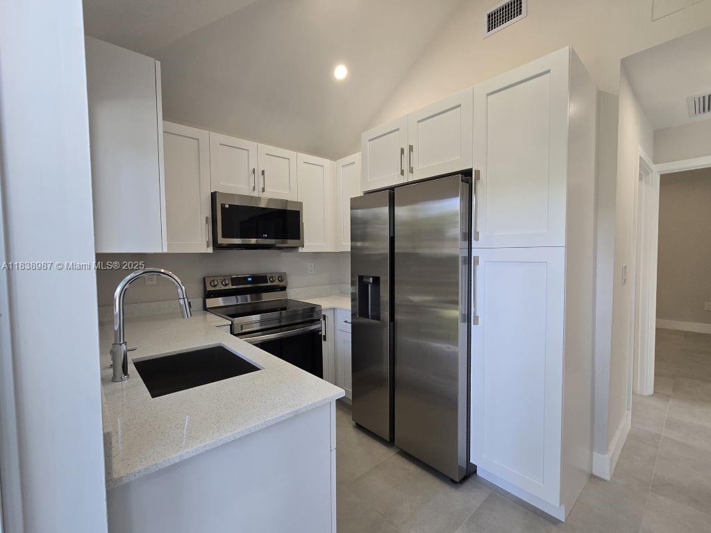 Ver detalles / 1006 sq. ft. $ 2025-07-11 0 foto