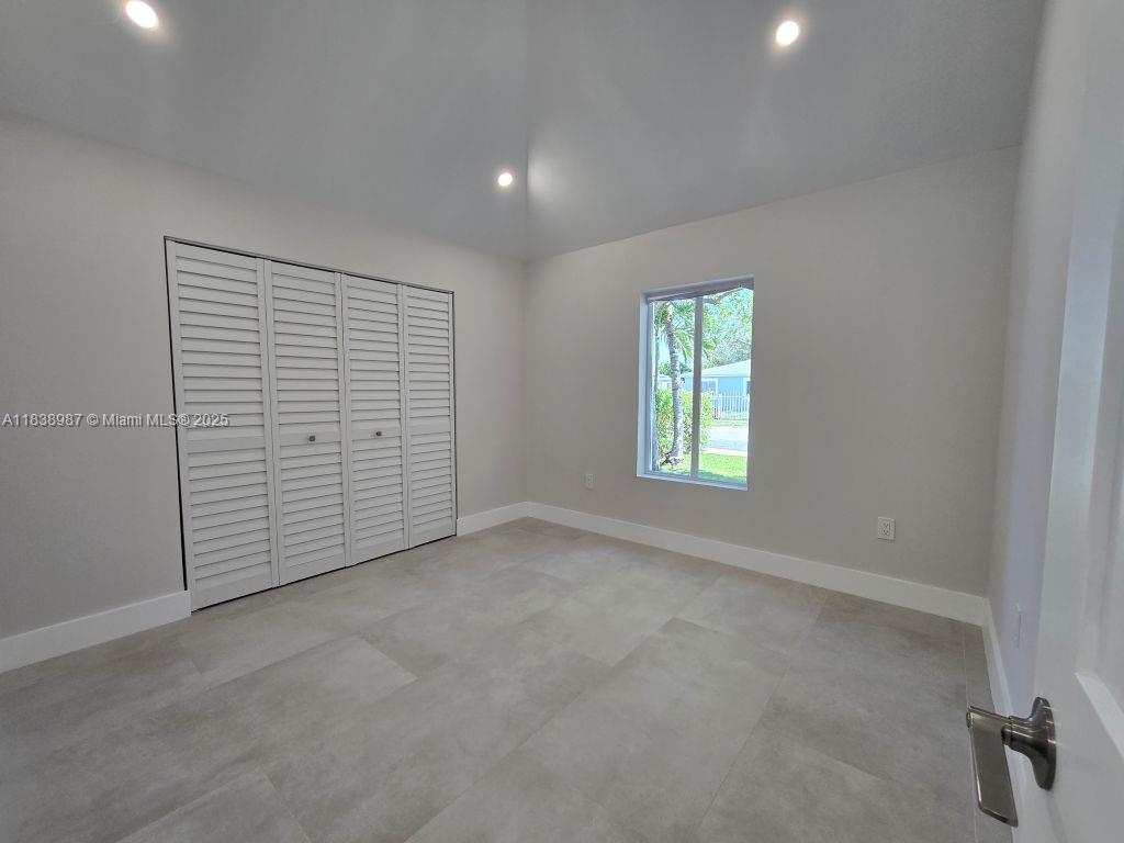 Ver detalles / 1006 sq. ft. $ 2025-07-11 0 foto