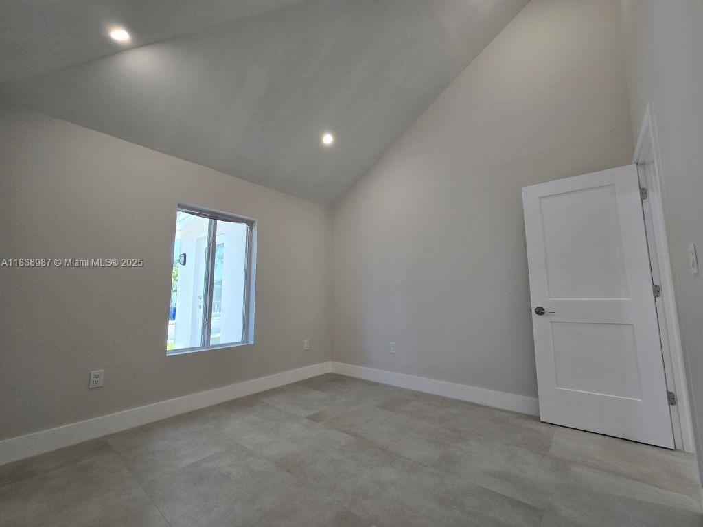 Ver detalles / 1006 sq. ft. $ 2025-07-11 0 foto