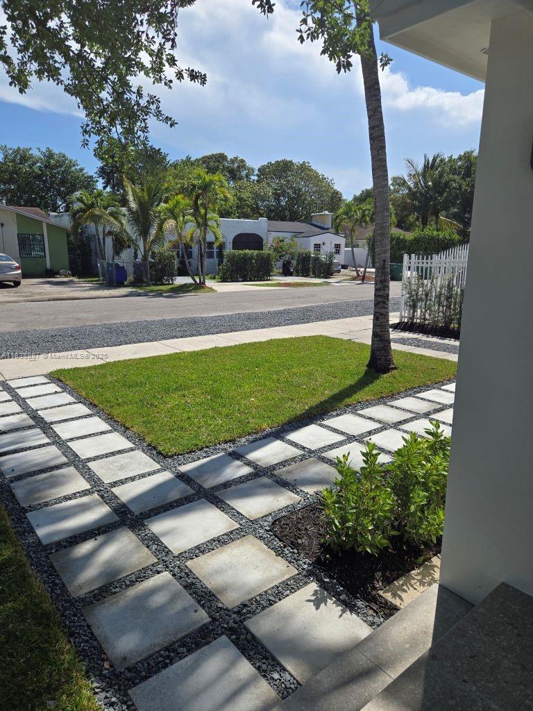 Ver detalles / 1006 sq. ft. $ 2025-07-11 0 foto