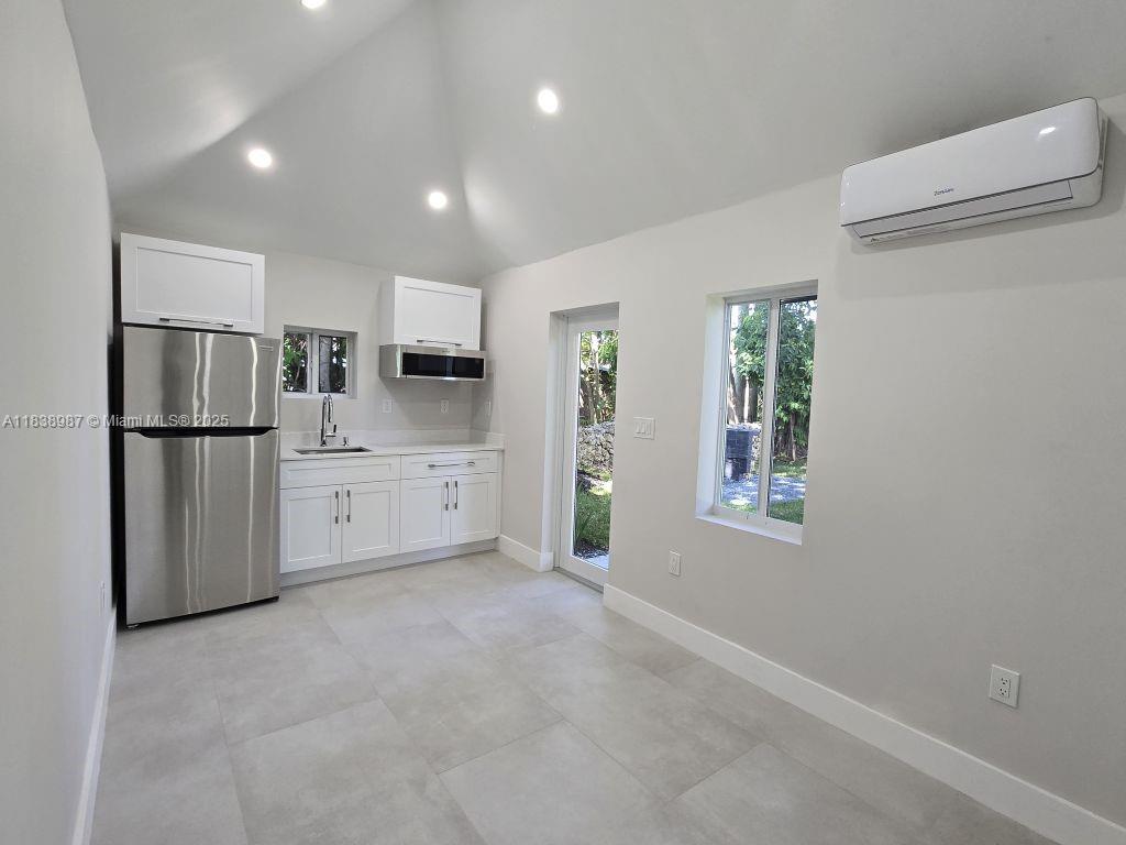 Ver detalles / 1006 sq. ft. $ 2025-07-11 0 foto