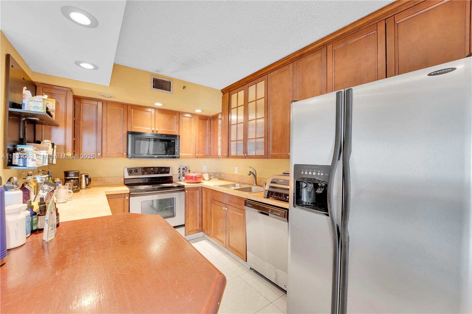 See details 704 2 / 2 1100 sq. ft. $ 2025-07-11 0 Photo