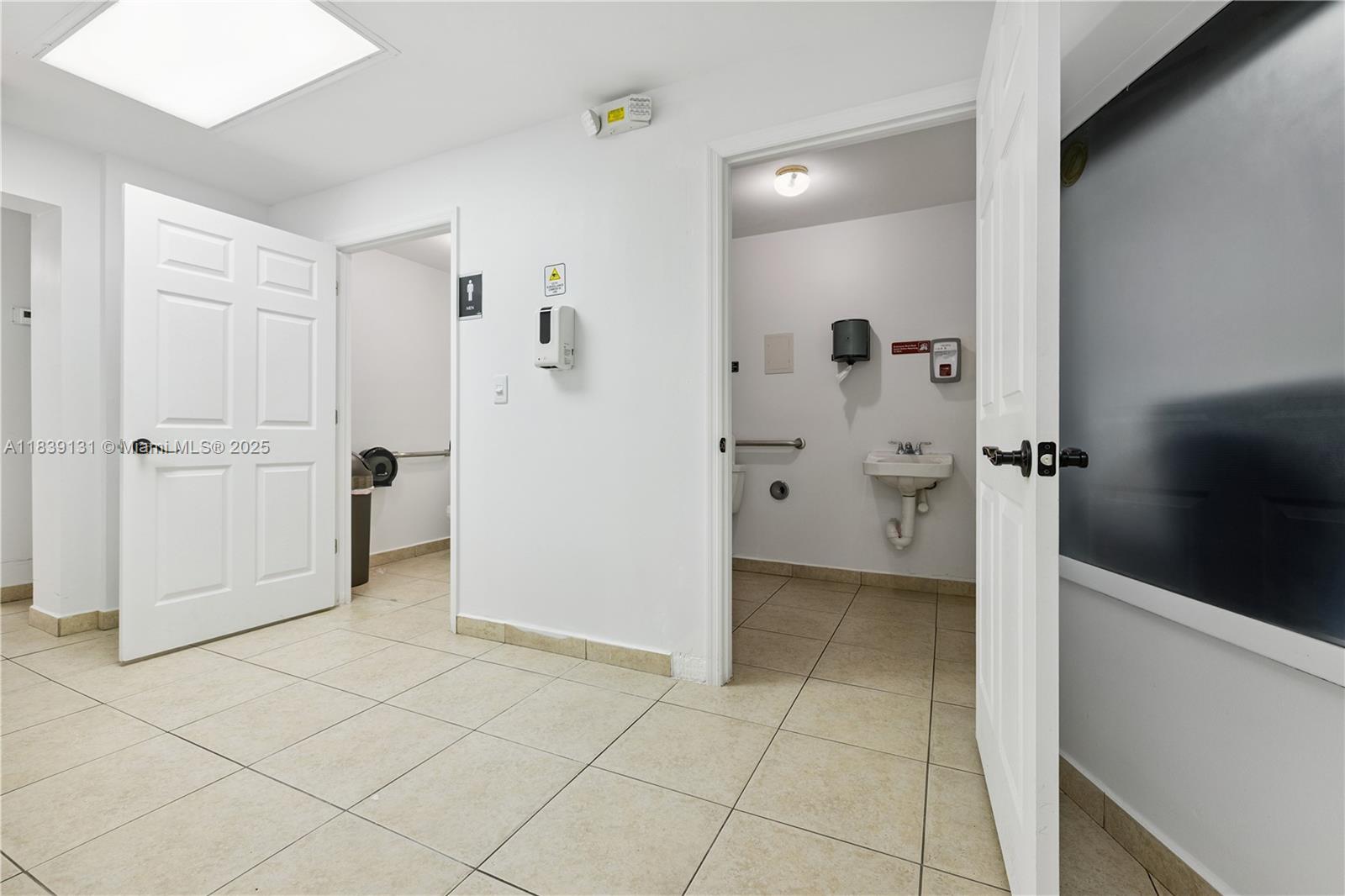 3  /   sq. ft. $ 2025-07-12 0 Photo