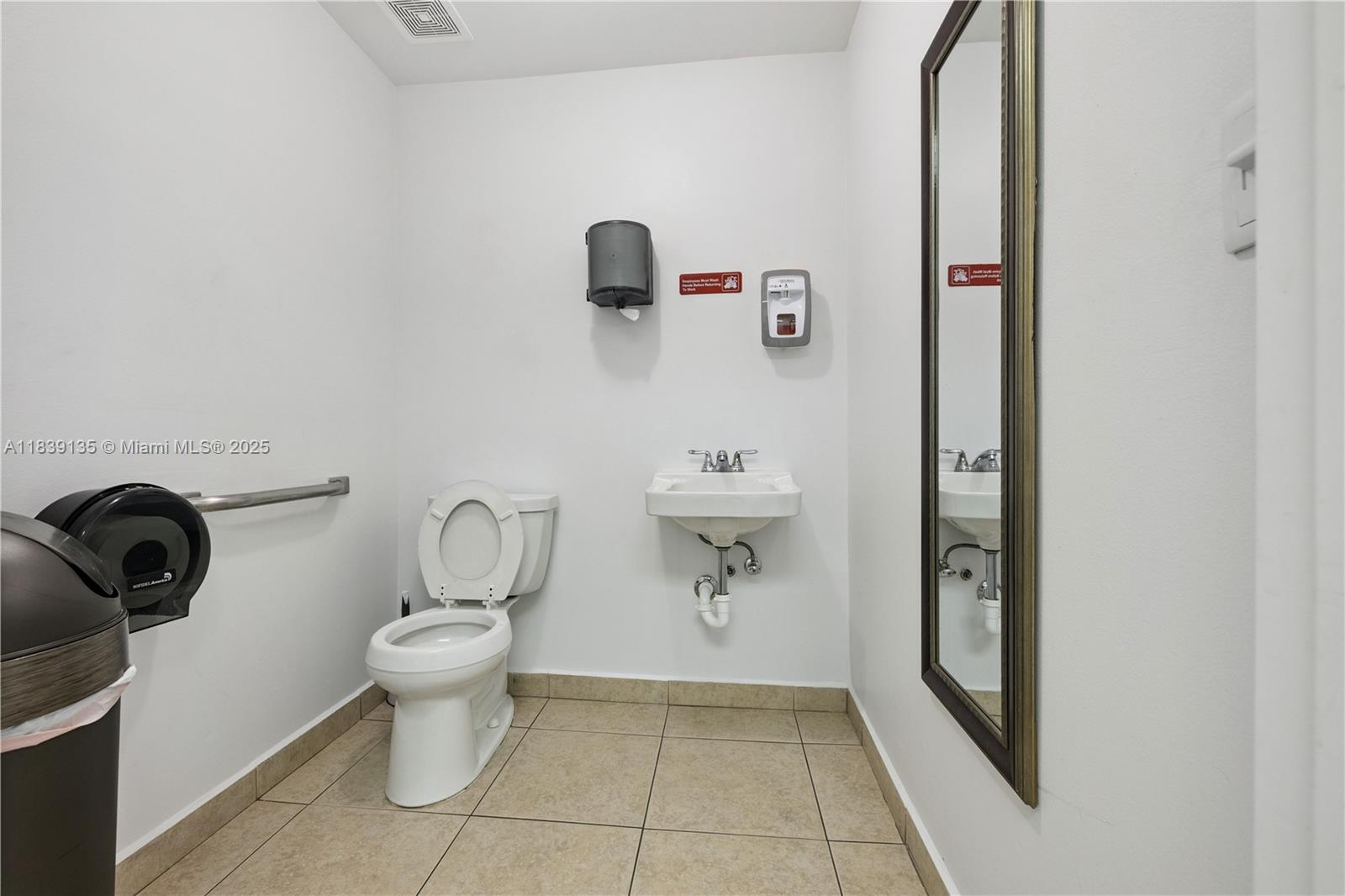 Ver detalles 4 / sq. ft. $ 2025-07-12 0 foto