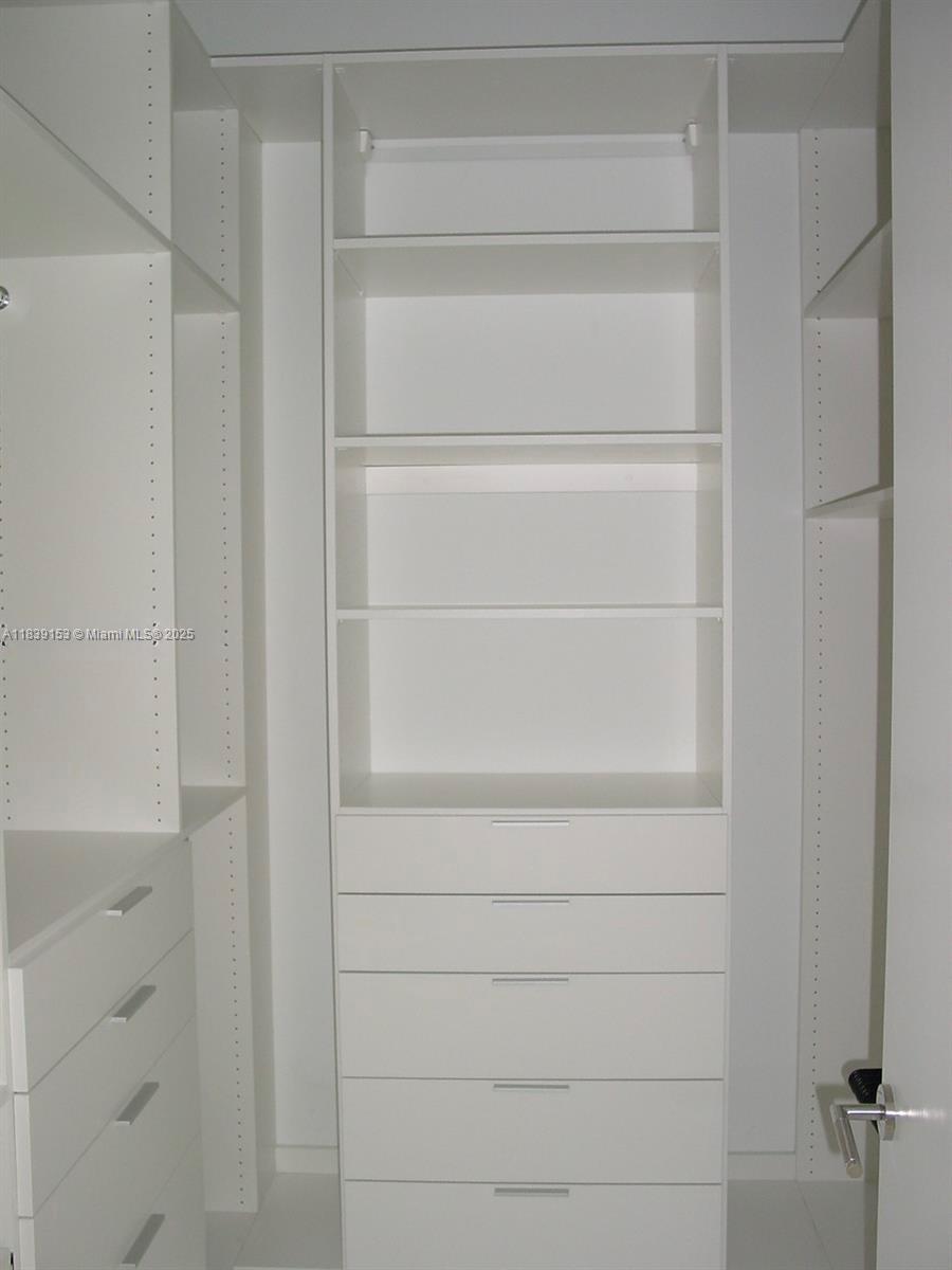 See details 2303 3 / 3 2235 sq. ft. $ 2025-07-12 0 Photo