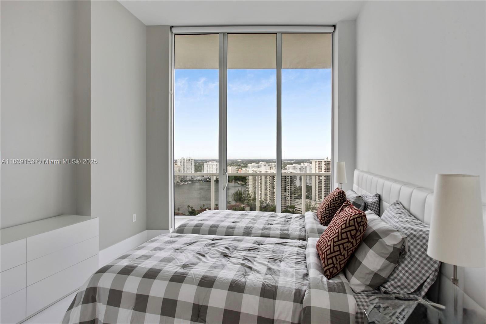 See details 2303 3 / 3 2235 sq. ft. $ 2025-07-12 0 Photo