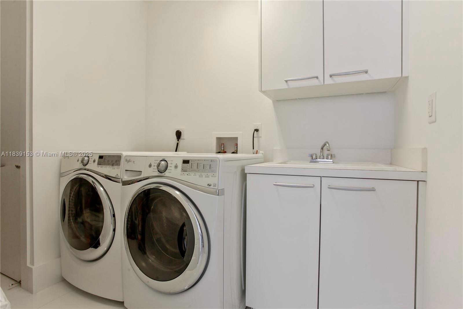 See details 2303 3 / 3 2235 sq. ft. $ 2025-07-12 0 Photo