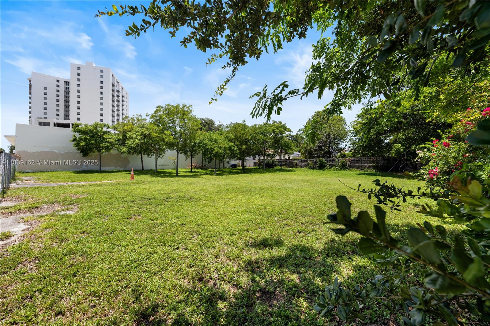 Ver detalles / sq. ft. $ 2025-07-12 0 foto