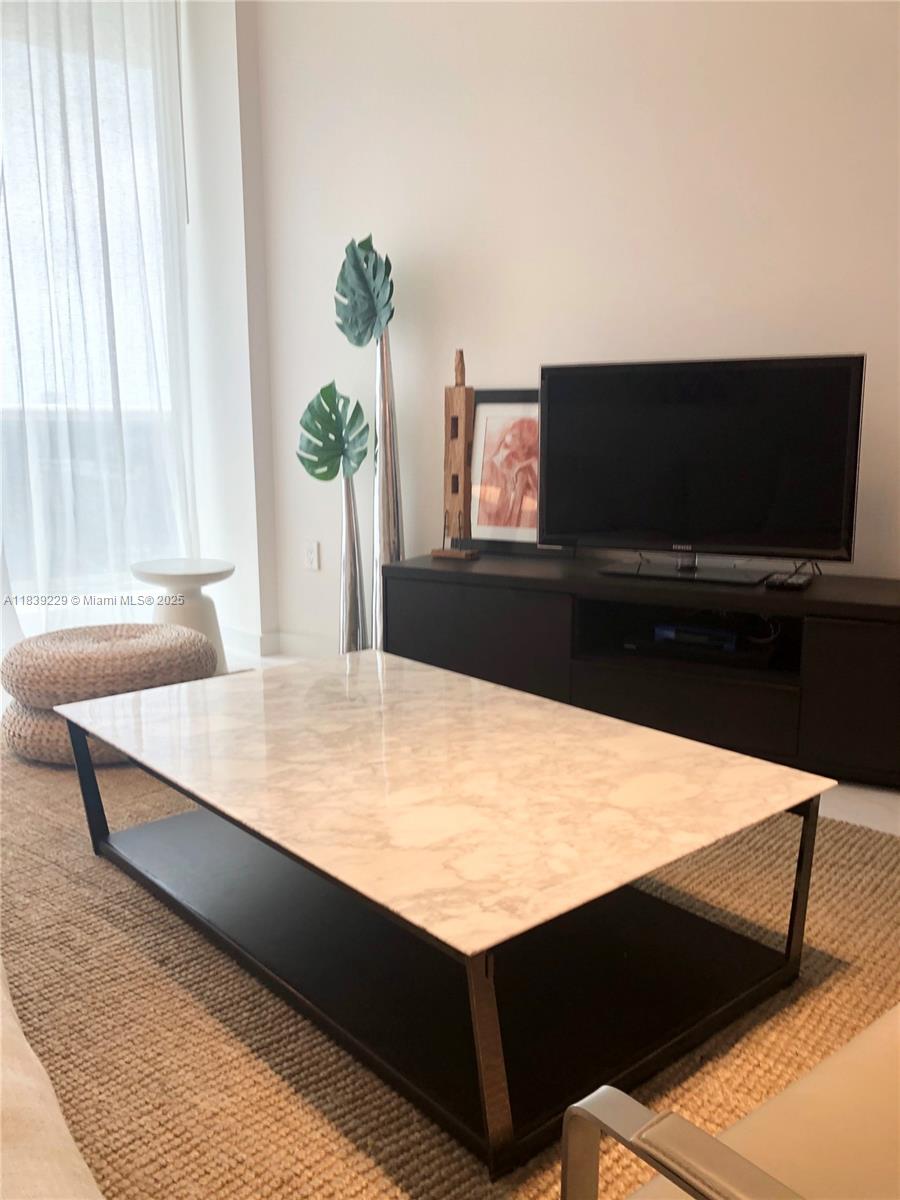 See details 805 2 / 2 1463 sq. ft. $ 2025-07-12 0 Photo