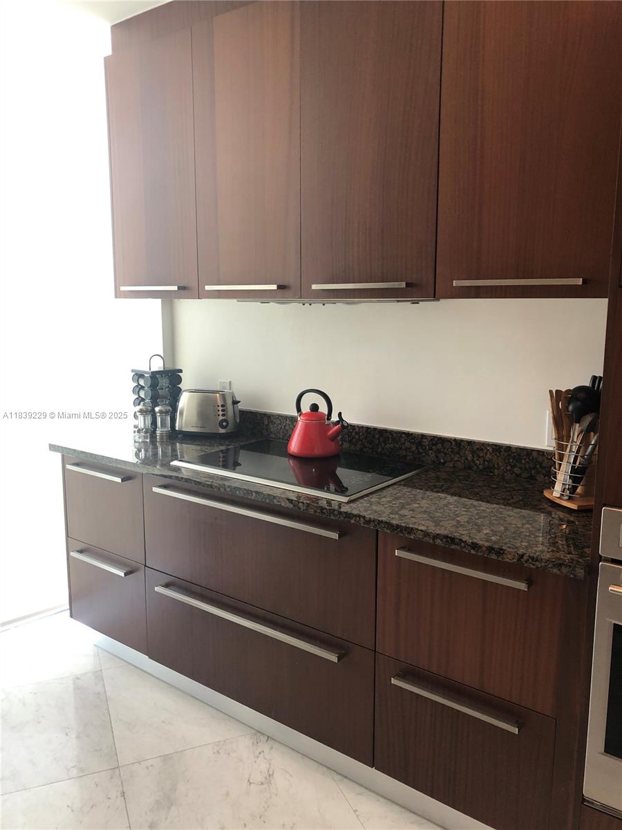 See details 805 2 / 2 1463 sq. ft. $ 2025-07-12 0 Photo