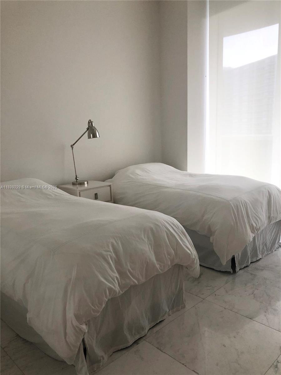 See details 805 2 / 2 1463 sq. ft. $ 2025-07-12 0 Photo