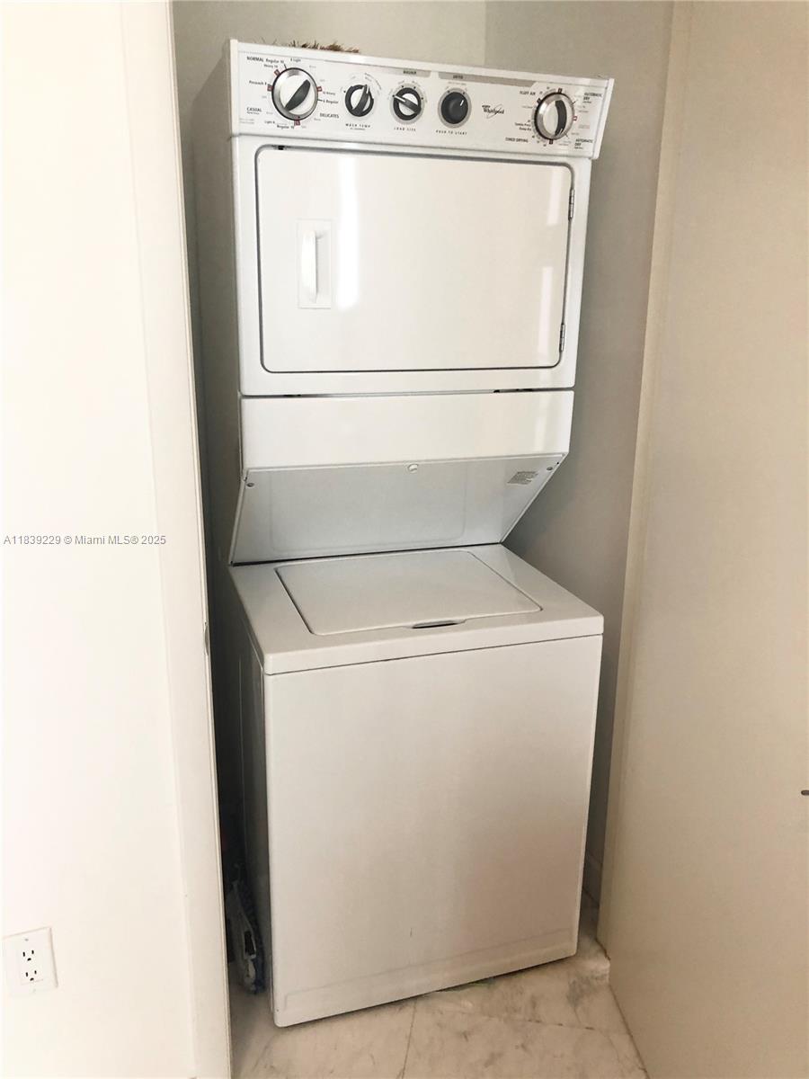See details 805 2 / 2 1463 sq. ft. $ 2025-07-12 0 Photo