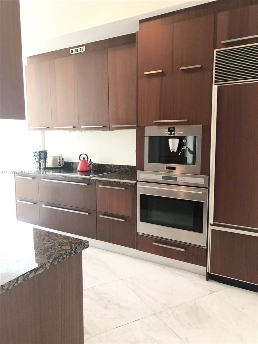 See details 805 2 / 2 1463 sq. ft. $ 2025-07-12 0 Photo