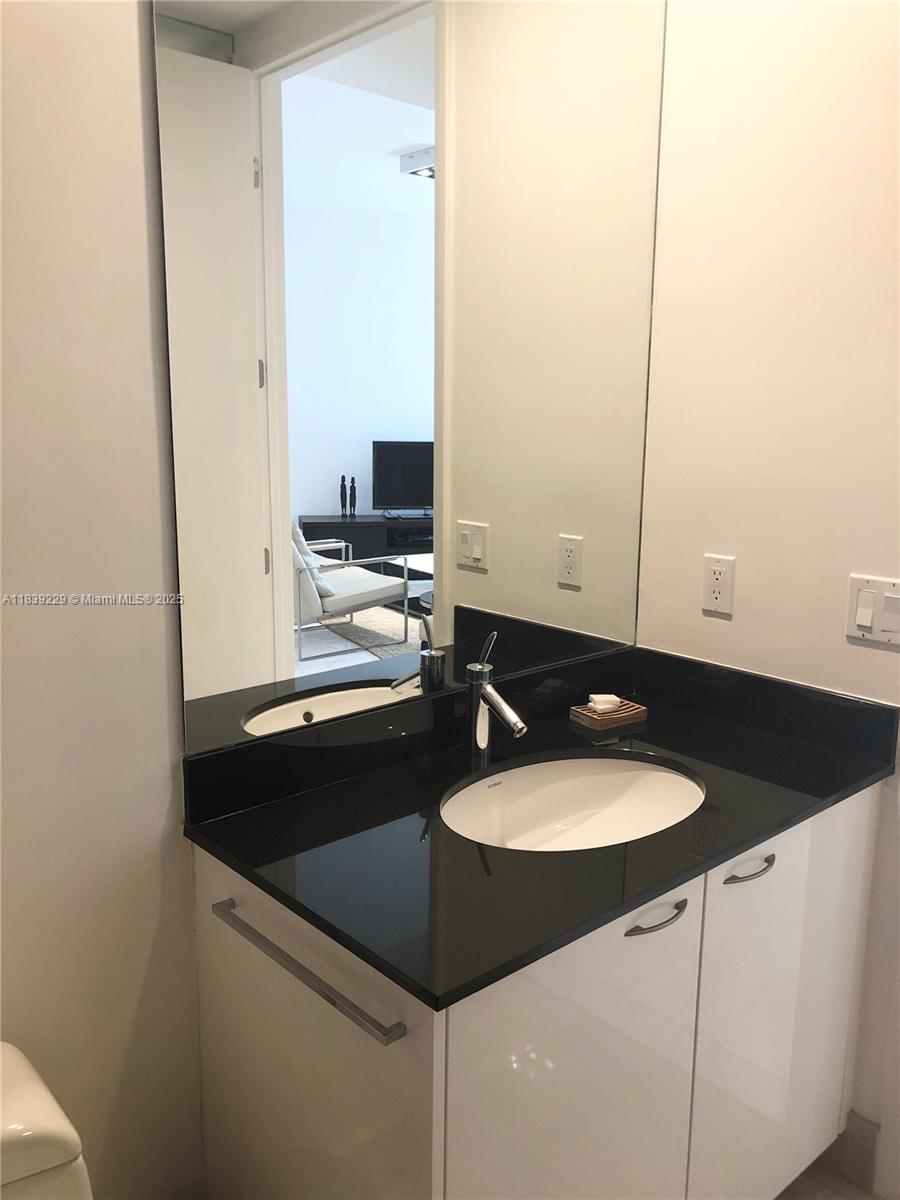 See details 805 2 / 2 1463 sq. ft. $ 2025-07-12 0 Photo