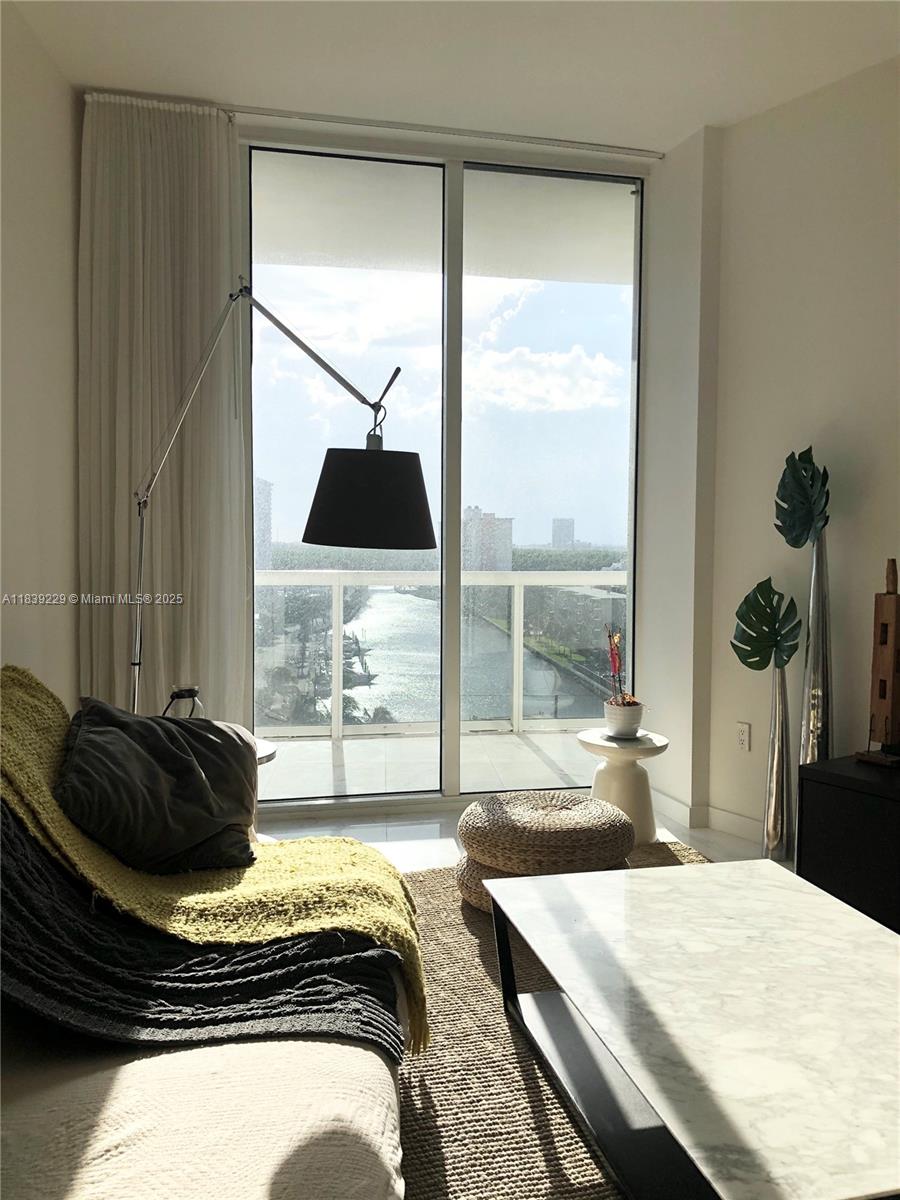 See details 805 2 / 2 1463 sq. ft. $ 2025-07-12 0 Photo