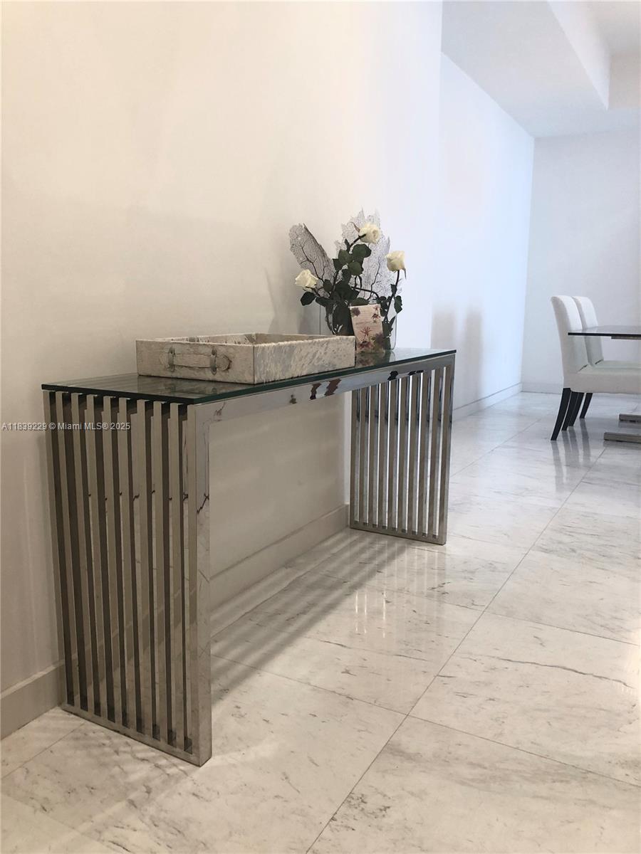 See details 805 2 / 2 1463 sq. ft. $ 2025-07-12 0 Photo