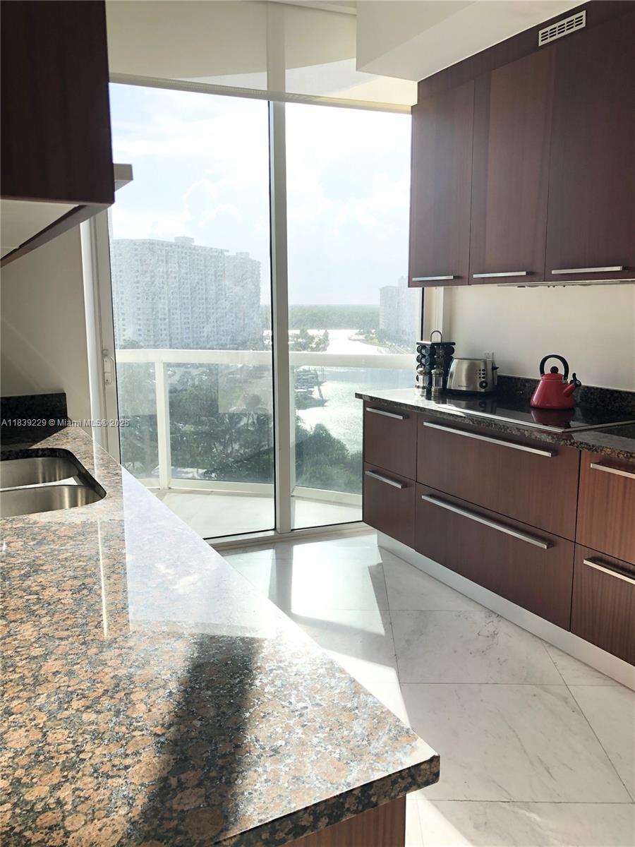 See details 805 2 / 2 1463 sq. ft. $ 2025-07-12 0 Photo