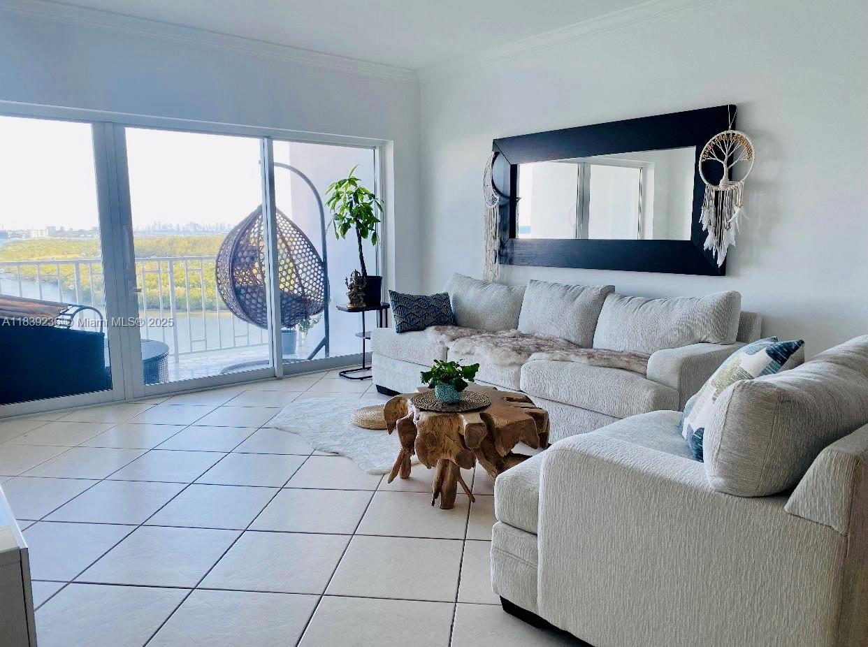 Ver detalles 1228 1 / 2 762 sq. ft. $ 2025-08-07 0 foto