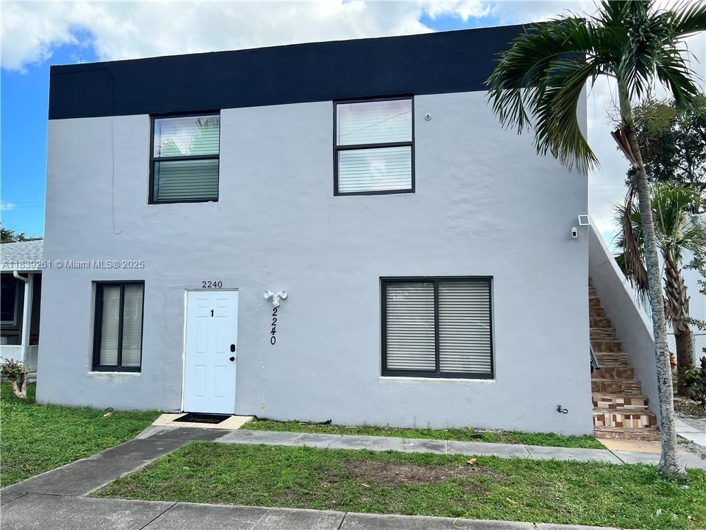See details / 2400 sq. ft. $ 2025-08-06 0 Photo