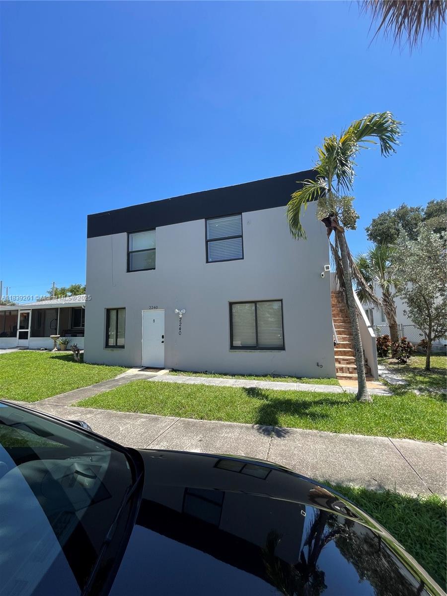 See details / 2400 sq. ft. $ 2025-08-06 0 Photo