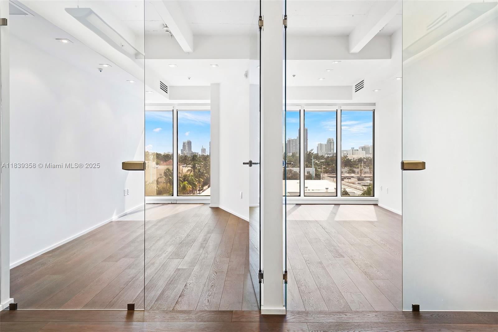 919  /   sq. ft. $ 2025-07-12 0 Photo