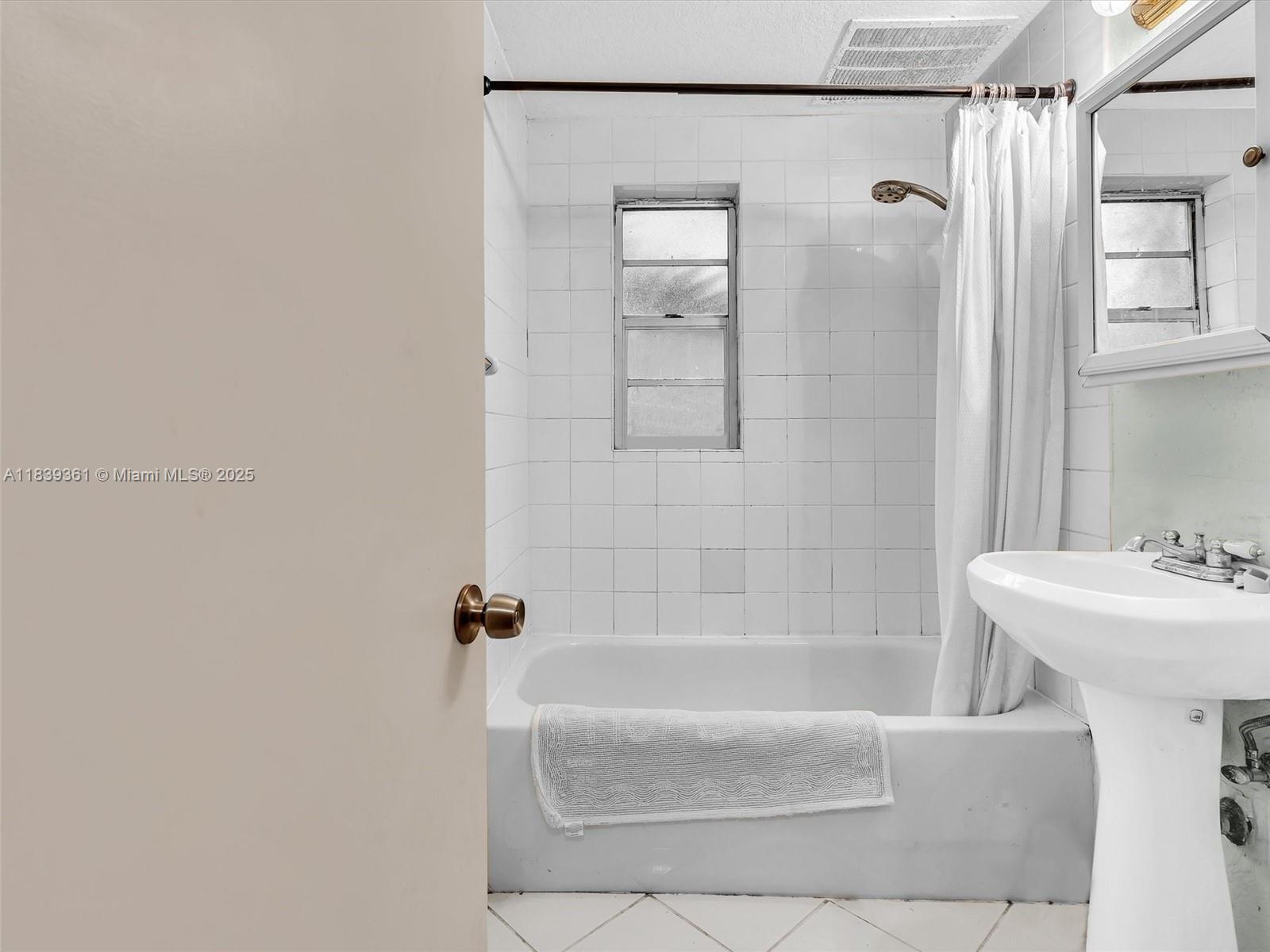 Ver detalles / 1492 sq. ft. $ 2025-07-12 0 foto
