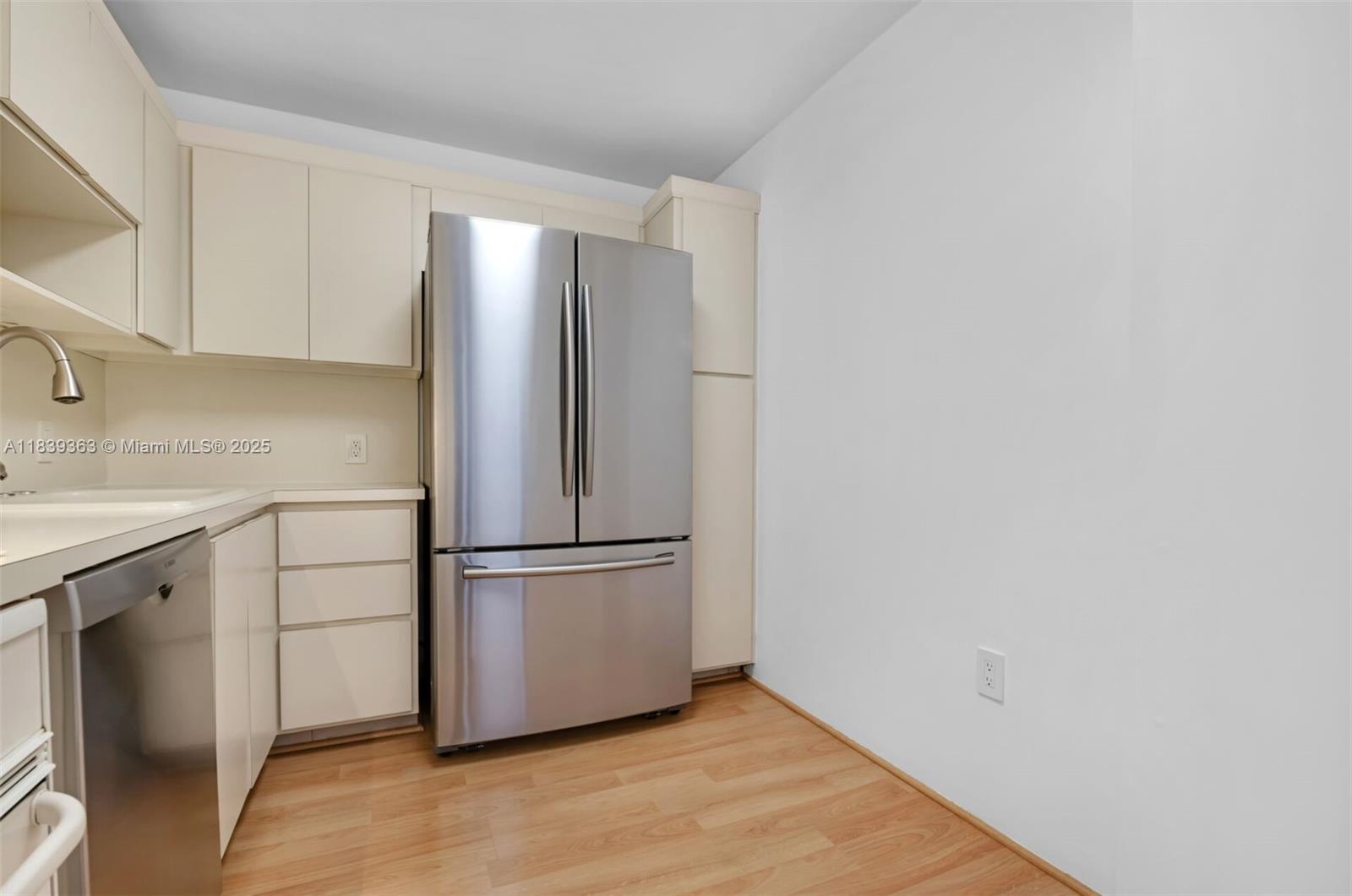 Photo of 3675 Country Club Dr  #2302, Aventura, Florida, 33180 - 