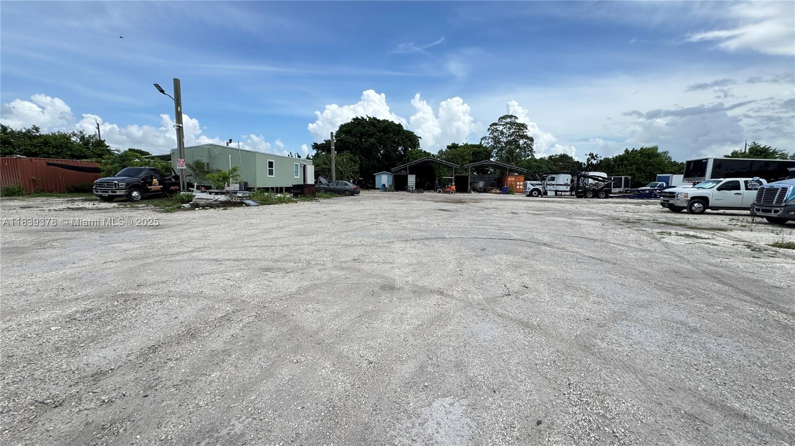 Ver detalles / sq. ft. $ 2025-07-12 0 foto